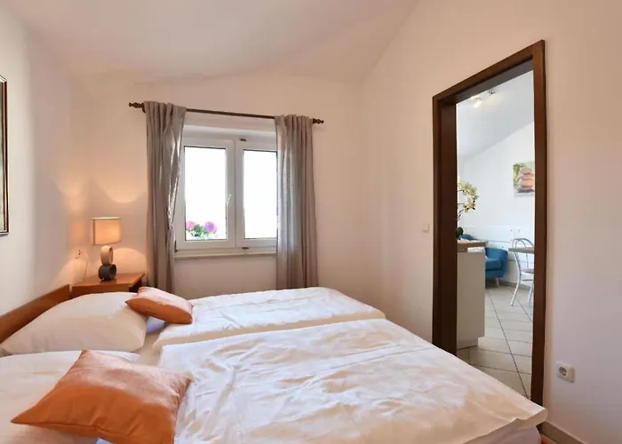 Apartment Mit Gemeinschaftlichem Pool Und Grill By Interhome