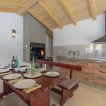 Apartamento Mit Gemeinschaftlichem Pool Und Grill By Interhome