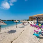 Mit Gemeinschaftlichem Pool Und Grill By Interhome Apartamento Pula