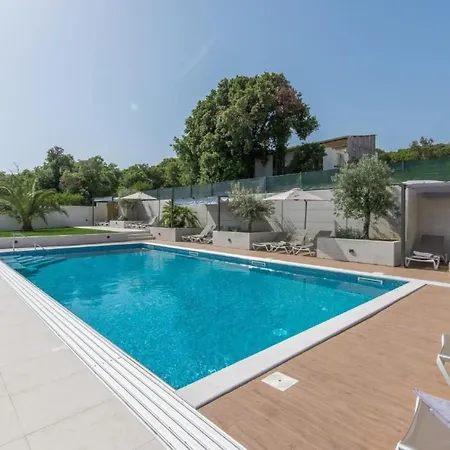 Mit Gemeinschaftlichem Pool Und Grill By Interhome Daire *