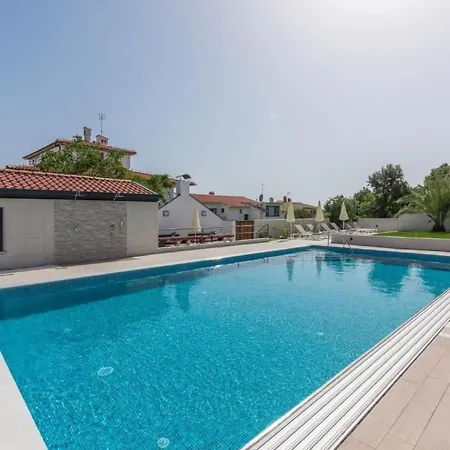 Mit Gemeinschaftlichem Pool Und Grill By Interhome Daire