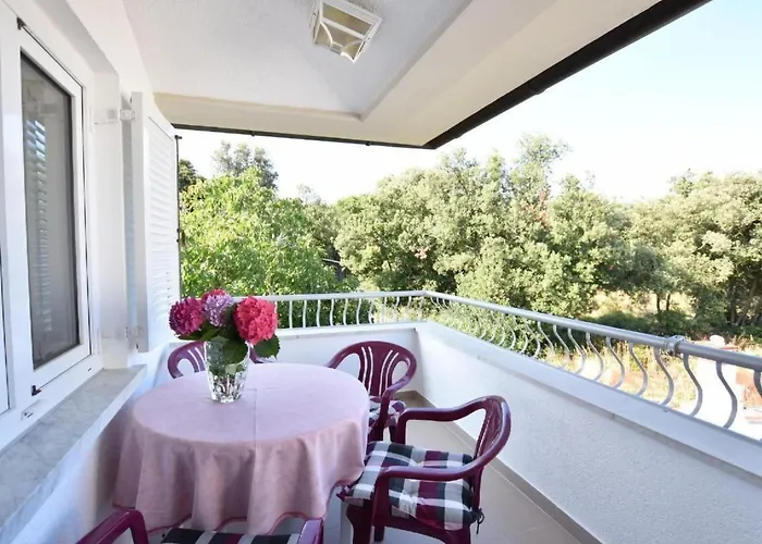 Mit Gemeinschaftlichem Pool Und Grill By Interhome דירה פולה