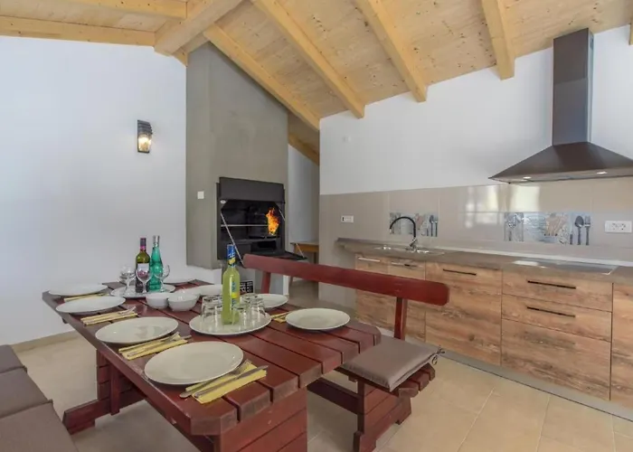 דירה Mit Gemeinschaftlichem Pool Und Grill By Interhome